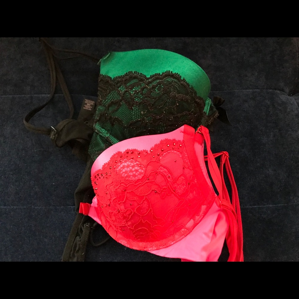 Victoria secret plunge bra and very sexy push up - Picture 2 of 8